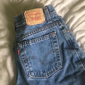 Levi’s mom jeans